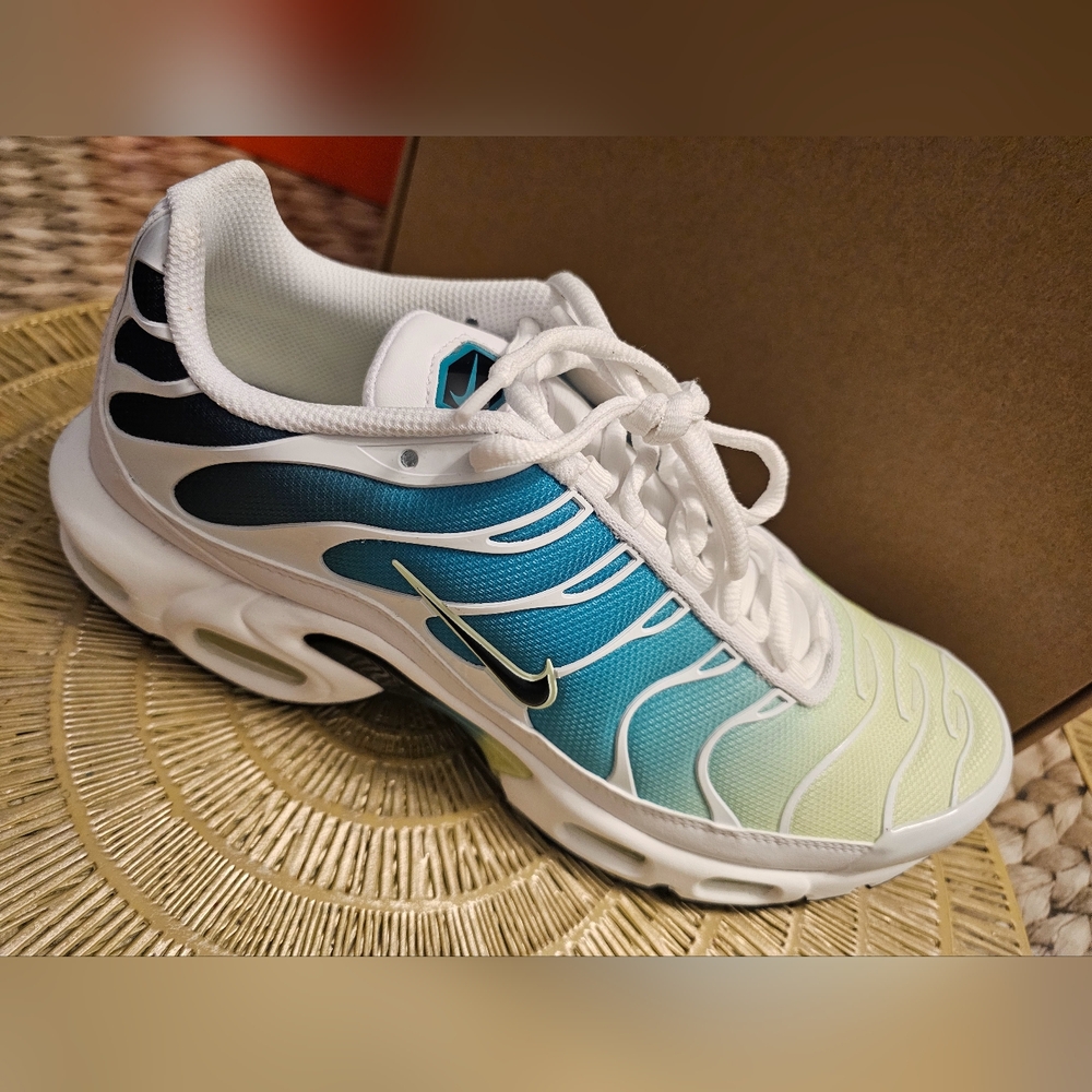 Nike Air Max Plus Women's Sneakers